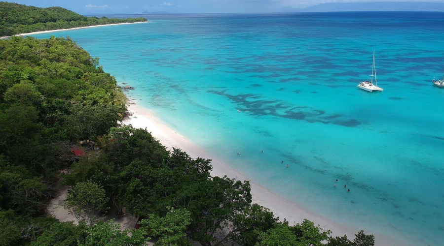 la plage d'anse canot parmi les meilleurs plages de Guadeloupe