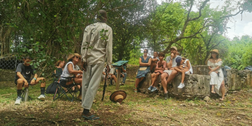 Visite du conteur ancestral au moulin de Poyen à Petit-Canal