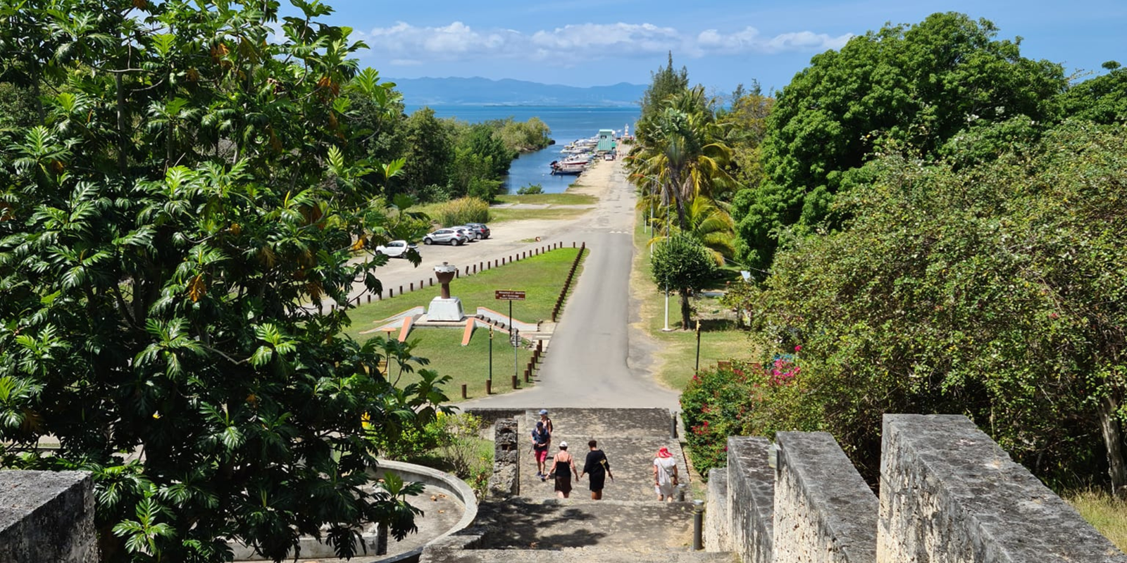 Les marches des esclaves à Petit-Canal