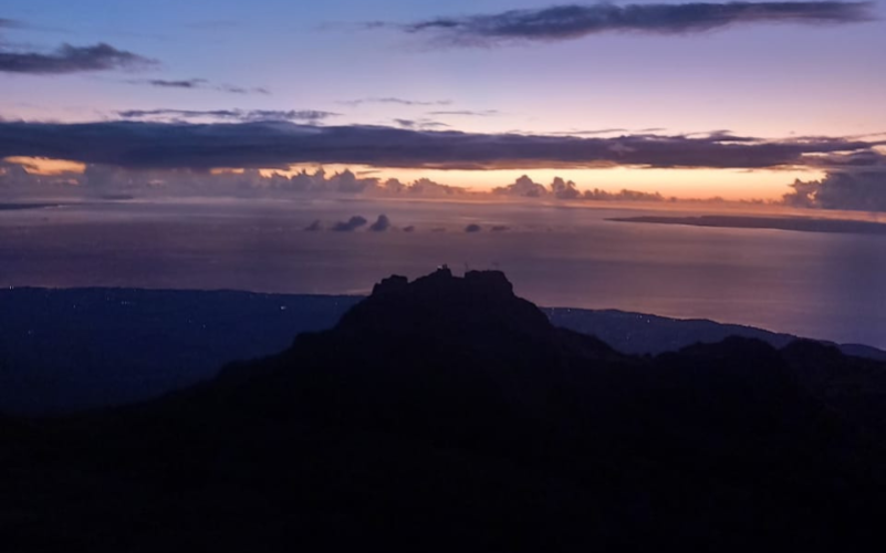 Soufrière au lever de soleil en Guadeloupe