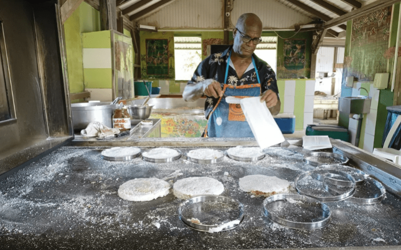 Excursion en kayak et halte gourmande à la kassaverie de Sainte-Rose