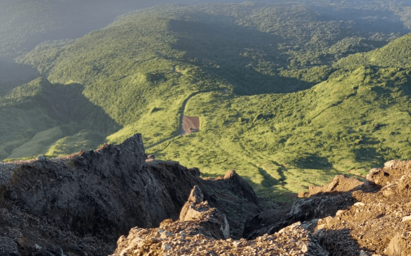 Soufrière au lever du soleil en Guadeloupe