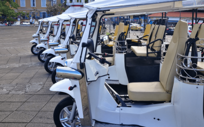 Visite guidée de pointe-à-pitre en tuk tuk