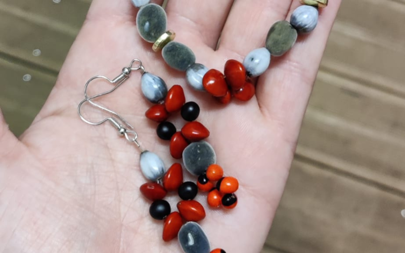 Fabriquez vos Bijoux en Graines Naturelles" avec la Kaz à Graines