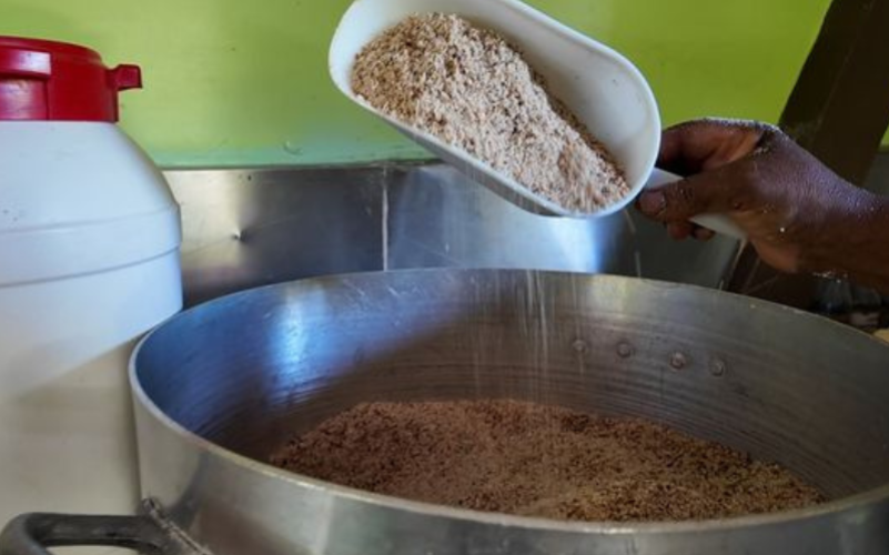 Excursion en kayak et halte gourmande à la kassaverie de Sainte-Rose