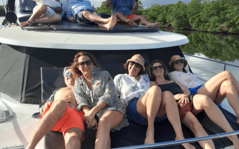 Excursion dans le grand cul de-sac marin en catamaran