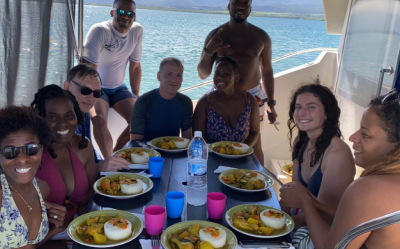 Excursion dans le grand cul de-sac marin en catamaran