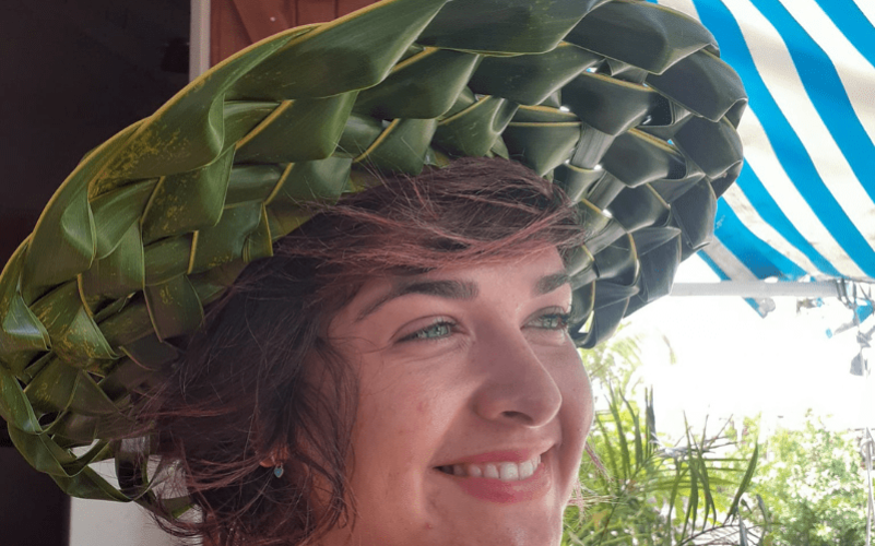 Atelier de tressage de feuilles de cocotier