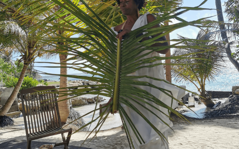 Atelier de tressage de feuilles de cocotier