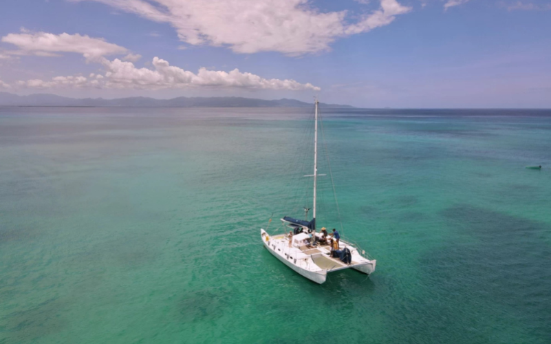 Excursion sur un cataraman atypique dans Grand cul-de-sac marin - Départ de Port-Louis