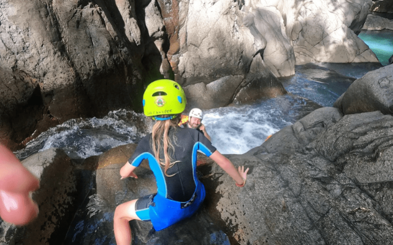 Canyoning tous niveaux enfants et adultes en Guadeloupe à Bouillante, débutant