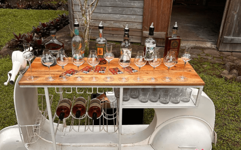 Dégustation de rhum en Guadeloupe avec un caviste expert