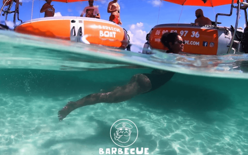 Louez un BBQ Boat Donuts à Sainte-Rose