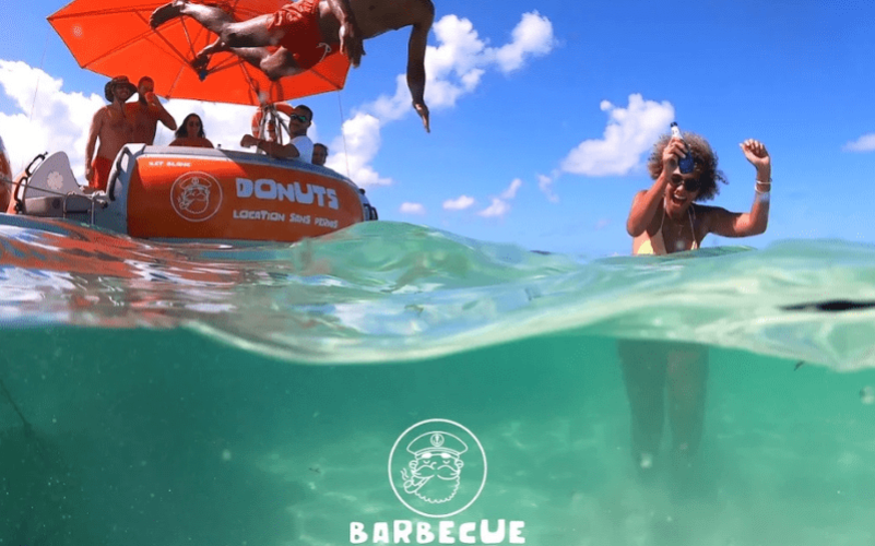 Louez un BBQ Boat Donuts à Sainte-Rose