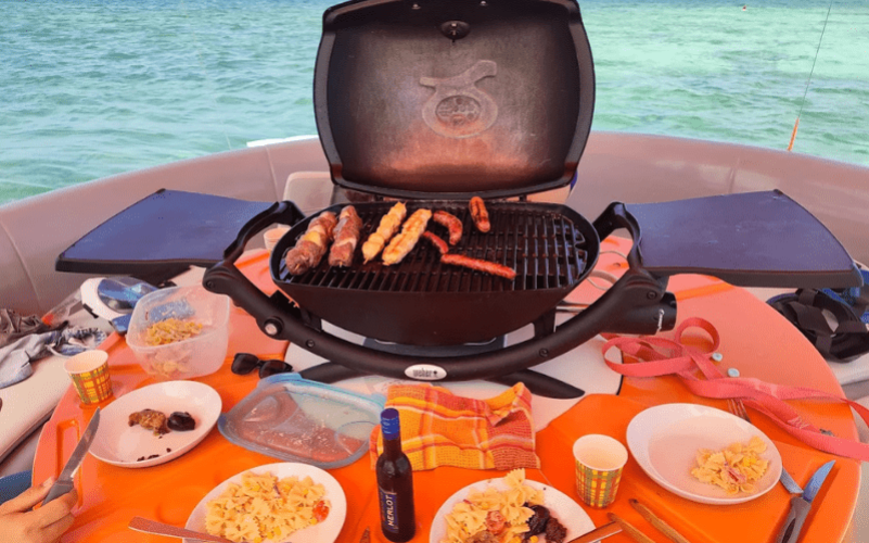 Louez un BBQ Boat Donuts à Sainte-Rose