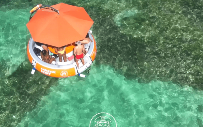 Louez un BBQ Boat Donuts à Sainte-Rose