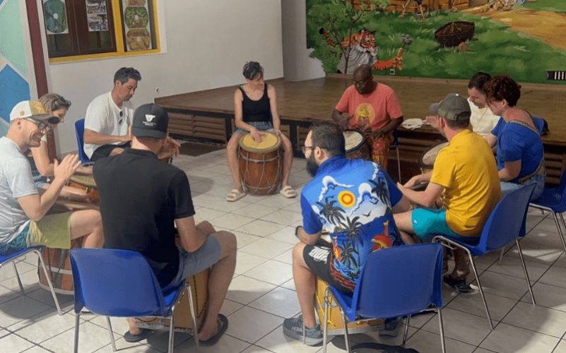 Initiation au Gwoka dans la ville de Sainte-Anne en Guadeloupe