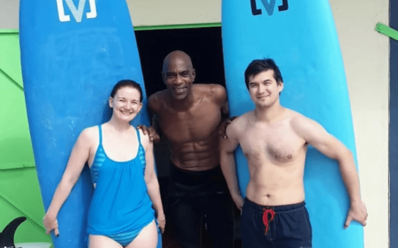 Cours de surf et de bodyboard à Port-Louis en Guadeloupe