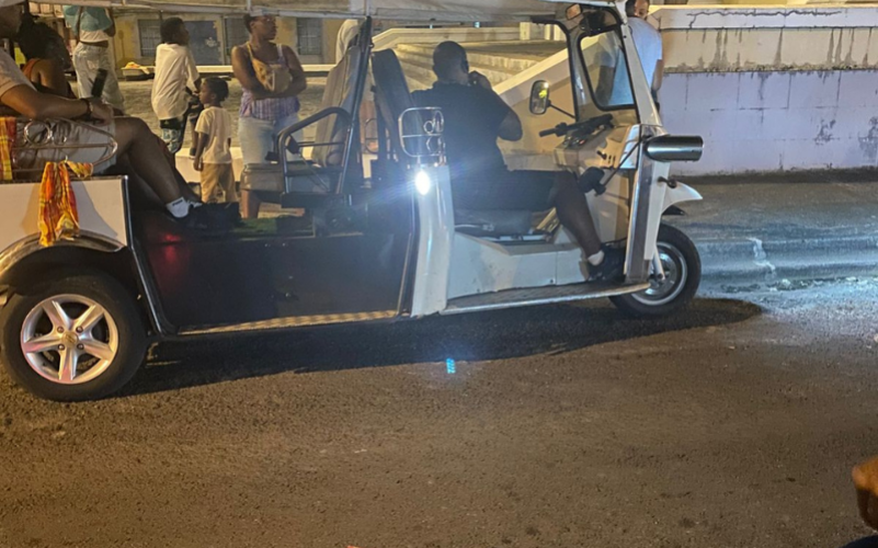 Découvrez Pointe-à-Pitre de nuit en tuktuk électrique