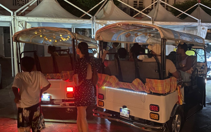 Découvrez Pointe-à-Pitre de nuit en tuktuk électrique