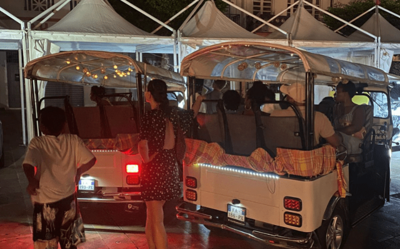 Découvrez Pointe-à-Pitre de nuit en tuktuk électrique